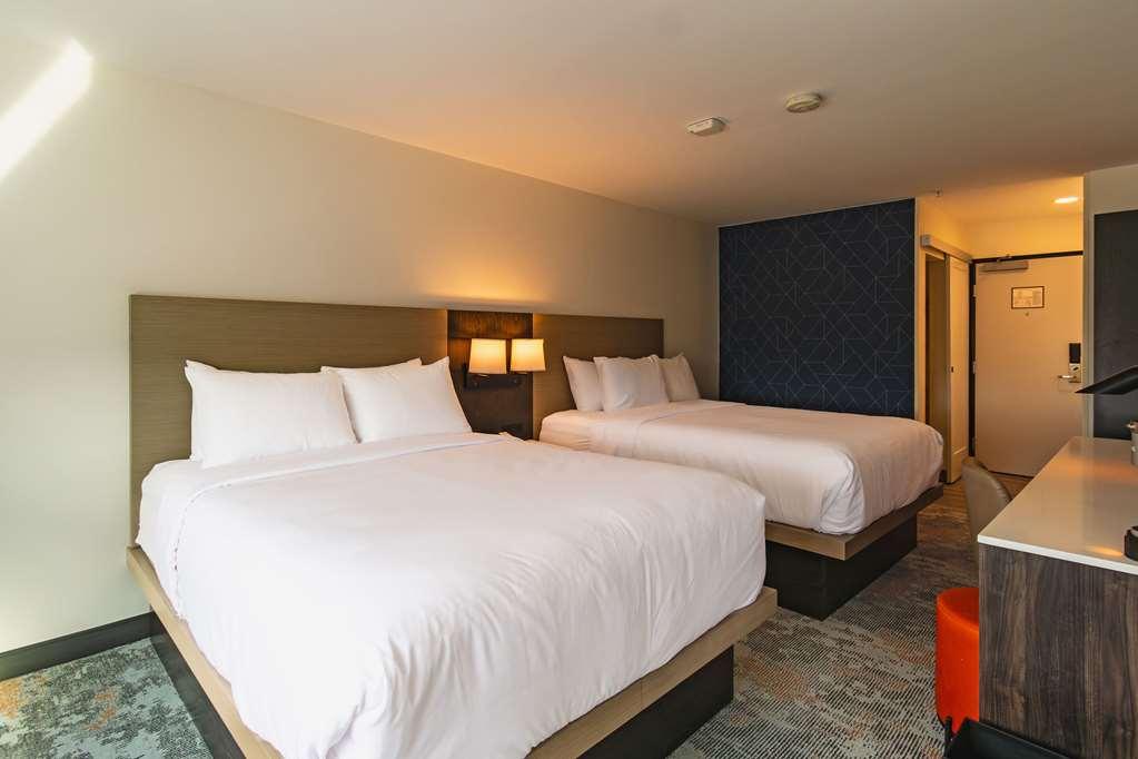 The Ellsworth Hotel, Ascend Hotel Collection Williams Room photo
