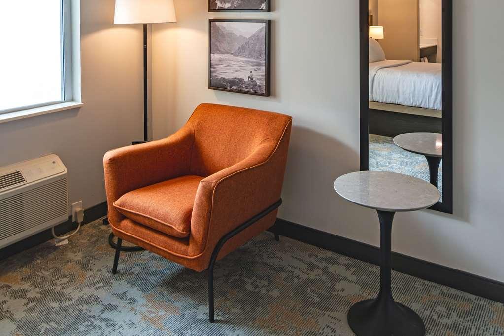 The Ellsworth Hotel, Ascend Hotel Collection Williams Room photo